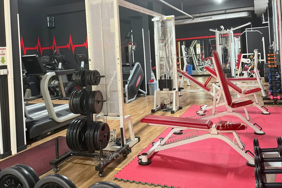 Sala pesi e area cardio della palestra Body Experience